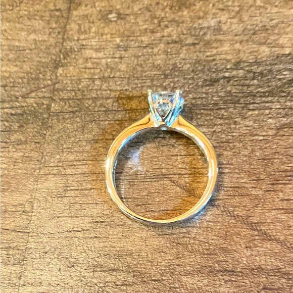 🌟MomentWish 1 Carat Moissanite Engagement Ring🌟  NIB - Picture 9 of 15